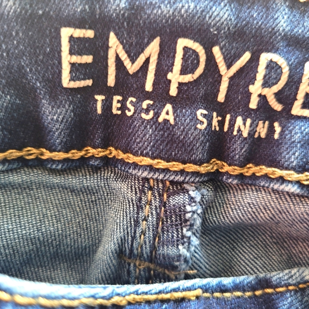 Two skinny jeans - Picture 6 of 16
